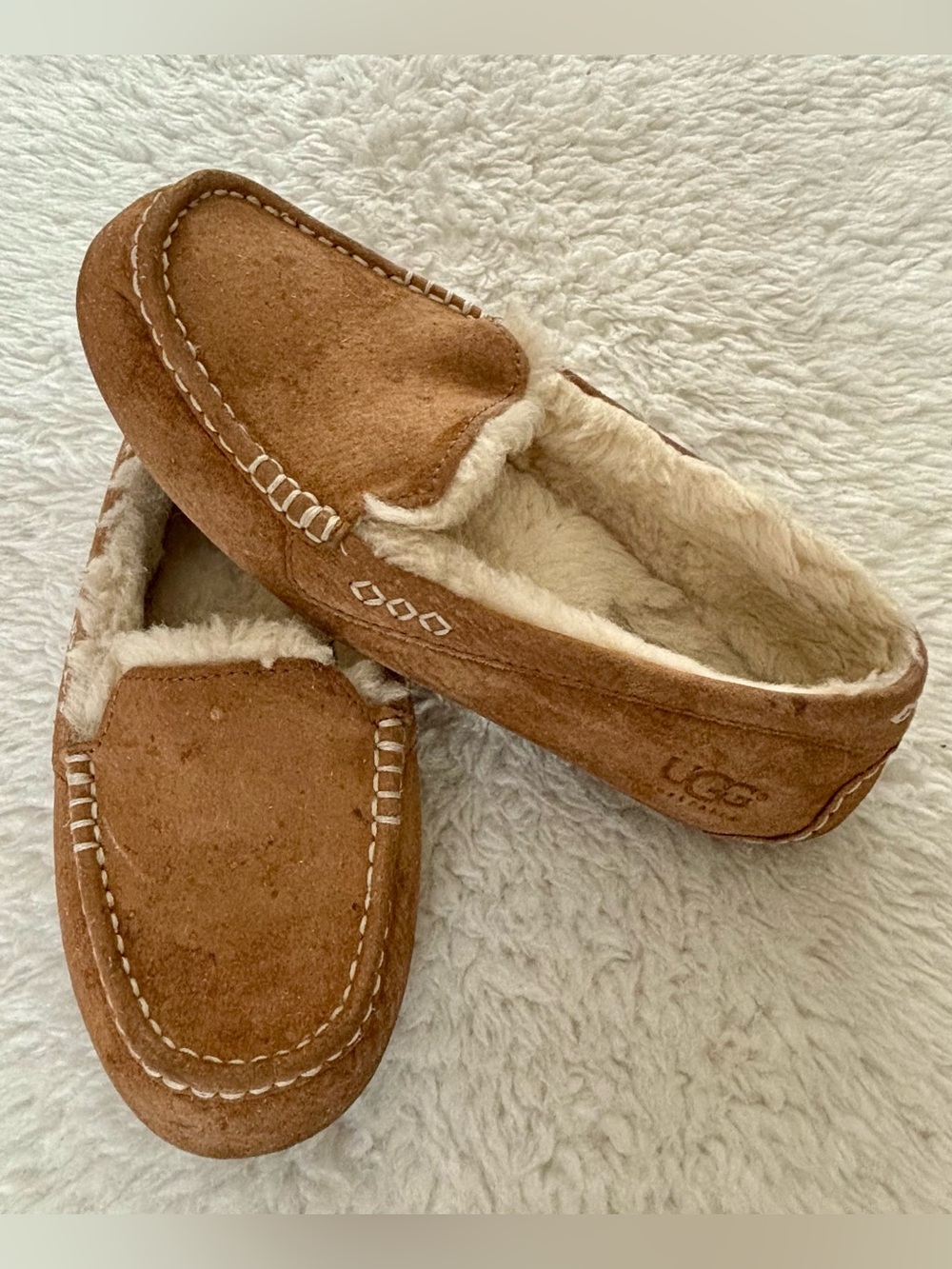 UGG Australia Chestnut Suede Shearling Unisex Moccasin Slippers W8.5 M6